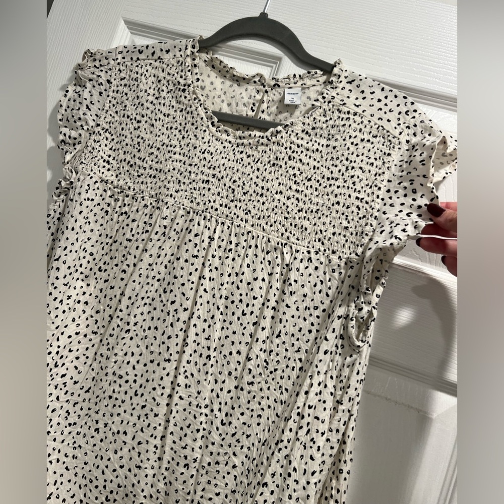 Old Navy XL business casual animal print top with flutter sleeves
